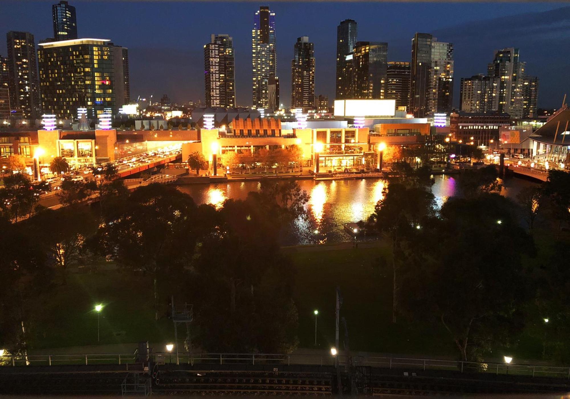 Апартаменты Melbourne River Views Экстерьер фото