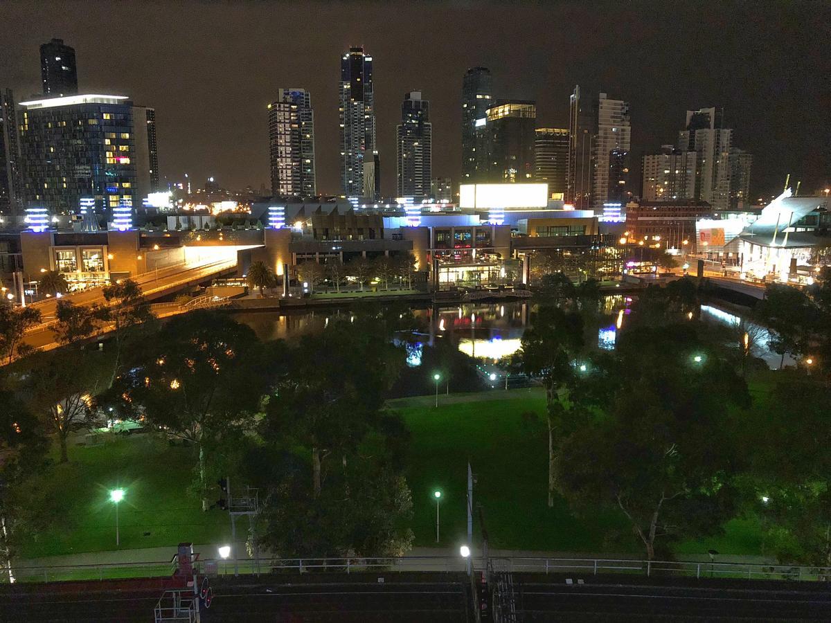 Апартаменты Melbourne River Views Экстерьер фото